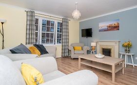 Modern Renovated 2Bed Flat With Free Parking